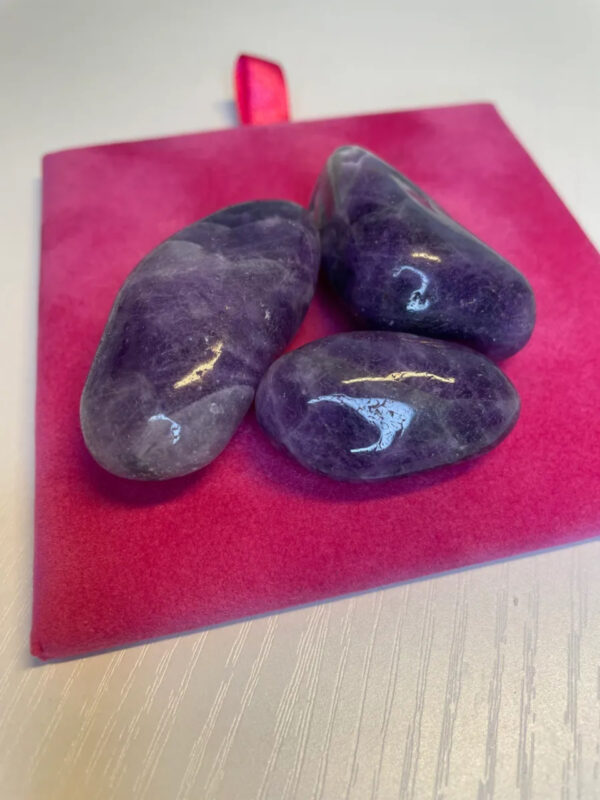 LARGE AMETHYST TUMBLESTONE - Image 2