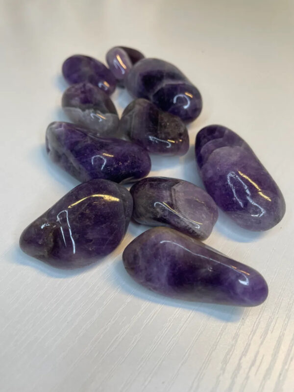 LARGE AMETHYST TUMBLESTONE - Image 3