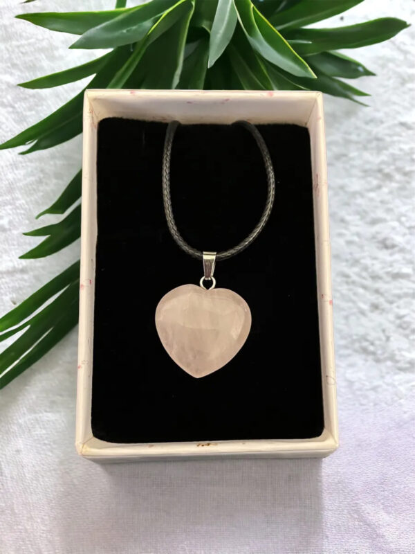 ROSE QUARTZ HEART SHAPED NECKLACE IN GIFT BOX - Image 2