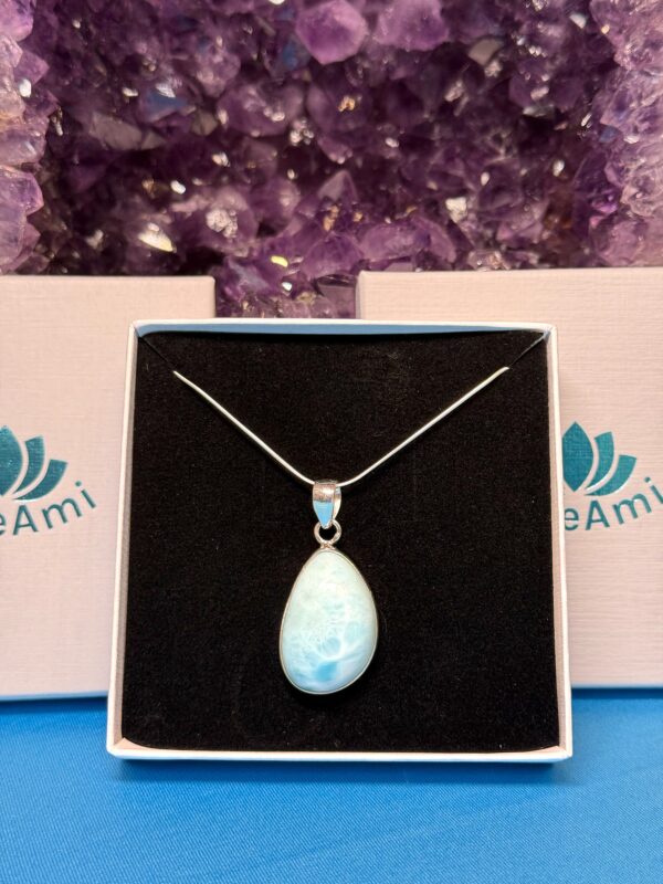 BEAUTIFUL LARIMAR PENDANT SET IN 925 STERLING SILVER WITH 18" 925 SILVER CHAIN