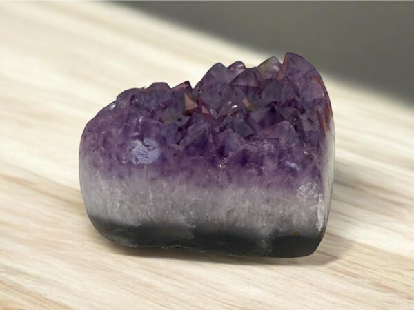 HIGH GRADE BRAZILIAN AMETHYST CLUSTER HEART OVER HALF A KG - Image 3