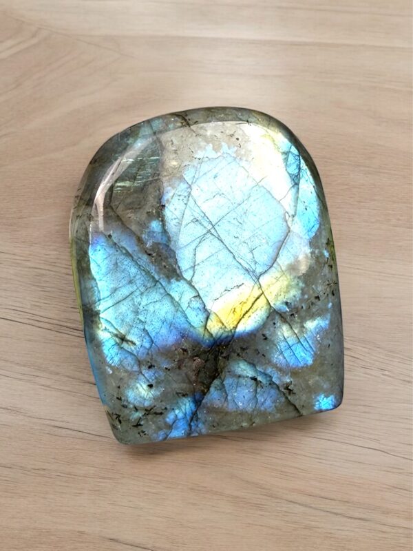 CUTE LABRADORITE FLASHY FREEFORM - Image 2