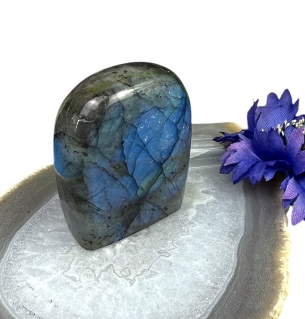 CUTE LABRADORITE FLASHY FREEFORM - Image 3