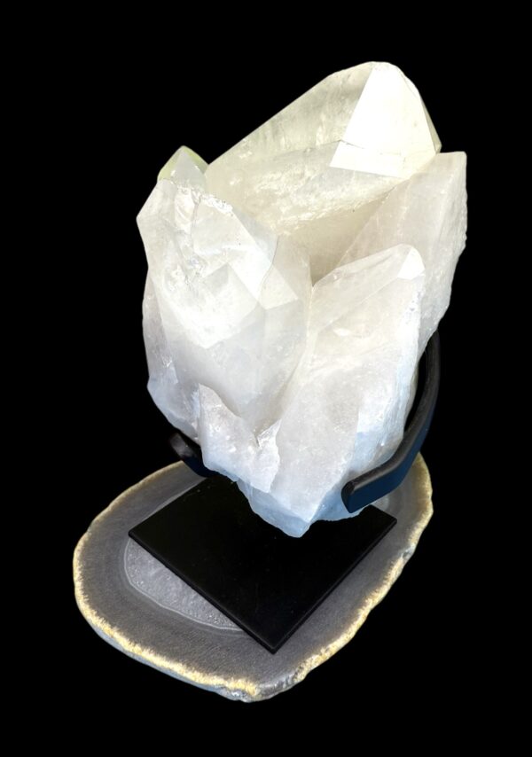 BEAUTIFUL LARGE RAW CLEAR QUARTZ ON STAND FROM BRAZIL - Image 2